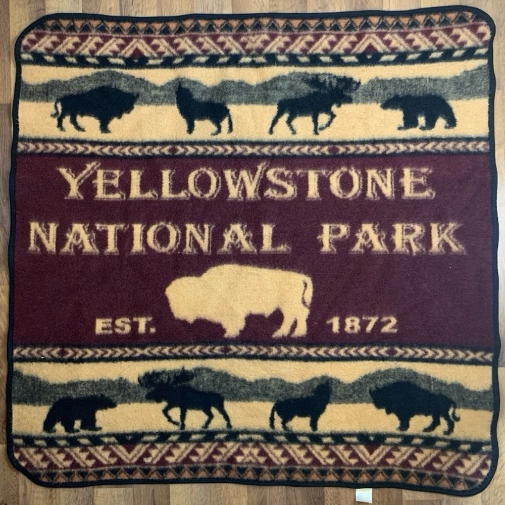 Earth Ragz Yellowstone National Parks Fleece Blanket 46x48 Browns Reversible